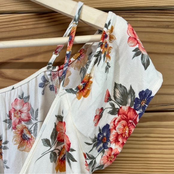 American Eagle Outfitters Cold Shoulder Tie Front Shirt Ivory Small Floral NWT - Picture 3 of 12